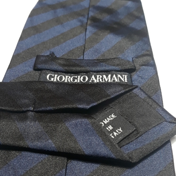 Giorgio Armani navy and black striped silk tie - Picture 4 of 4